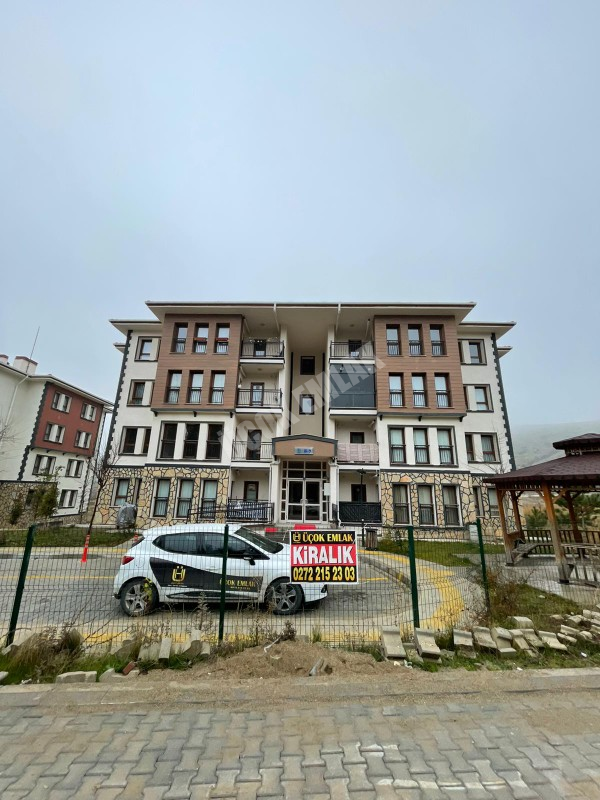  AFYON ÜÇOK EMLAKTAN DÖRTYOL MAH SADIKBEY TOKİDE KİRALIK  2+1 85M² TEMİZ BAKIMLI DAİRE 