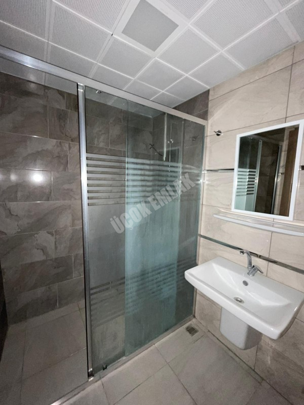  AFYON ÜÇOK EMLAKTAN DÖRTYOL MAH SADIKBEY TOKİDE KİRALIK  2+1 85M² TEMİZ BAKIMLI DAİRE 