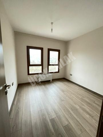  AFYON ÜÇOK EMLAKTAN DÖRTYOL MAH SADIKBEY TOKİDE KİRALIK  2+1 85M² TEMİZ BAKIMLI DAİRE 