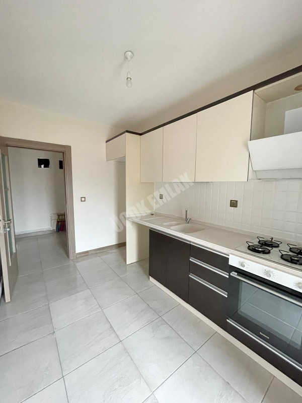  AFYON ÜÇOK EMLAKTAN DÖRTYOL MAH SADIKBEY TOKİDE KİRALIK  2+1 85M² TEMİZ BAKIMLI DAİRE 