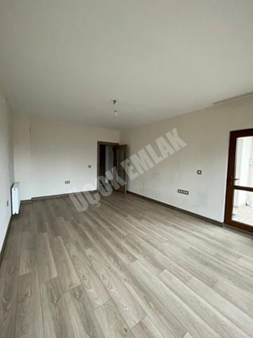 AFYON ÜÇOK EMLAKTAN DÖRTYOL MAH SADIKBEY TOKİDE KİRALIK  2+1 85M² TEMİZ BAKIMLI DAİRE 