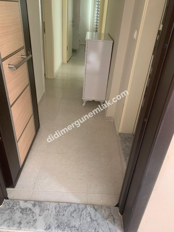  ALTINKUM MAHALLESİ’NDE DENİZE YAKIN, EŞYALI, ÖN CEPHE DAİRE! 