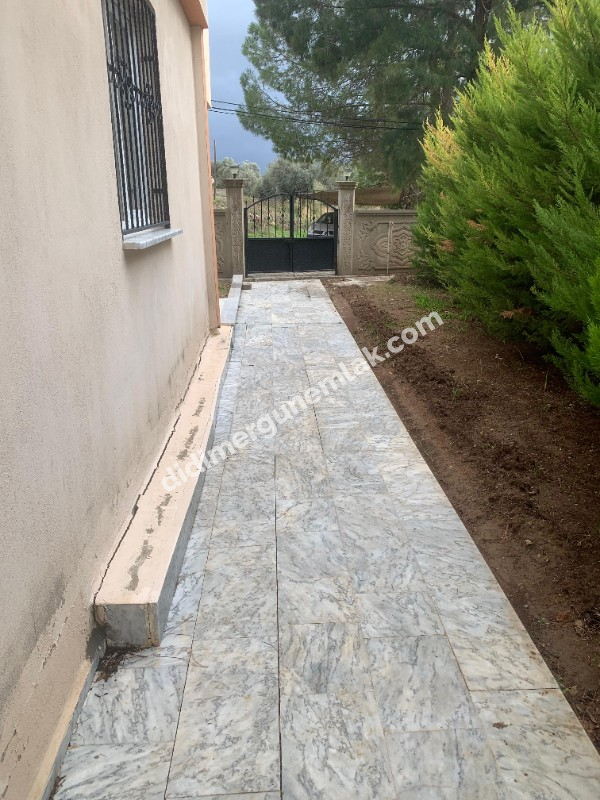  ALTINKUM MAHALLESİ’NDE DENİZE YAKIN, EŞYALI, ÖN CEPHE DAİRE! 