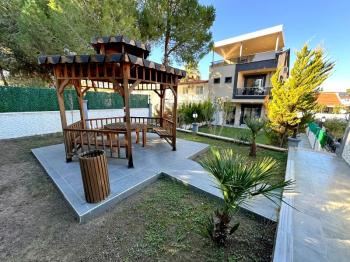 Didim'de Denize 300 Metre Mesafede Satılık Eşyalı Yazlık