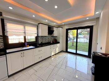 Didim'de Denize 300 Metre Mesafede Satılık Eşyalı Yazlık