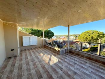 Didim'de Denize 300 Metre Mesafede Satılık Eşyalı Yazlık