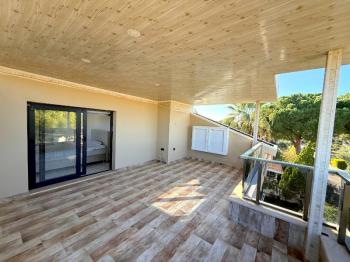 Didim'de Denize 300 Metre Mesafede Satılık Eşyalı Yazlık