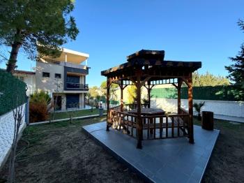 Didim'de Denize 300 Metre Mesafede Satılık Eşyalı Yazlık