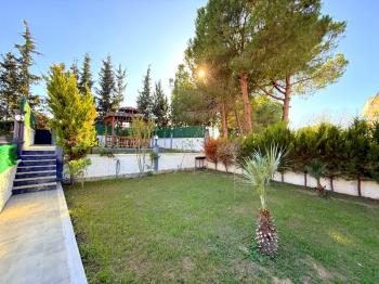 Didim'de Denize 300 Metre Mesafede Satılık Eşyalı Yazlık