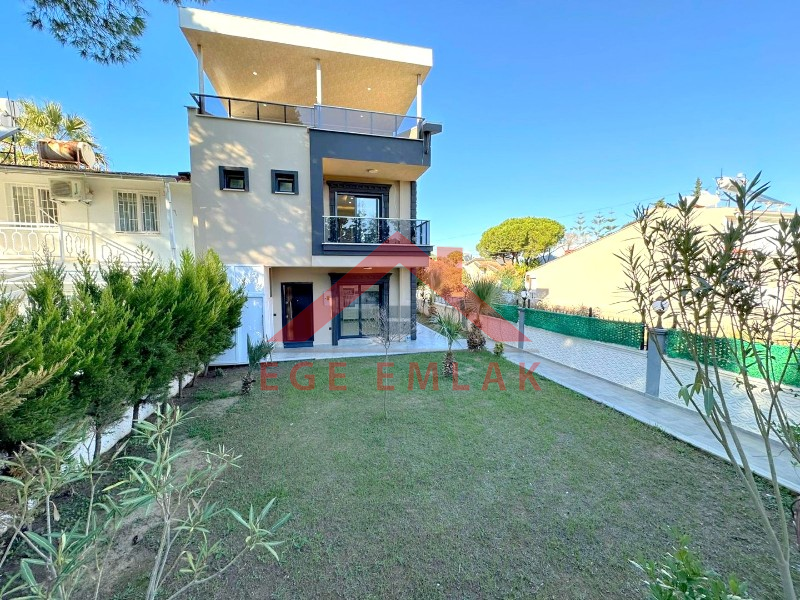 Didim'de Denize 300 Metre Mesafede Satılık Eşyalı Yazlık