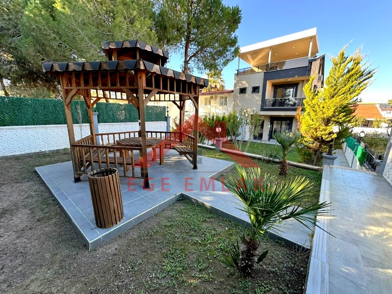 Didim'de Denize 300 Metre Mesafede Satılık Eşyalı Yazlık