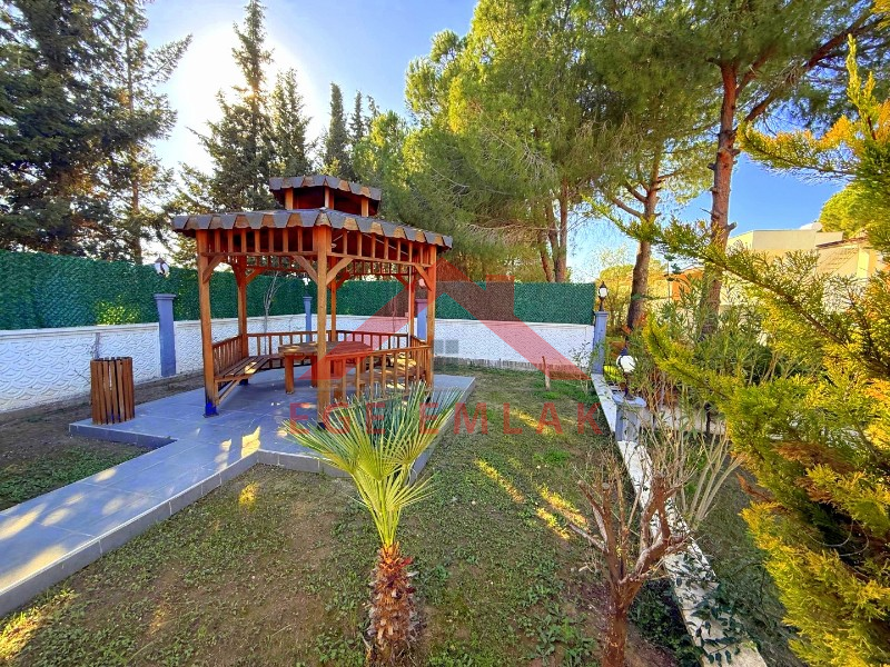 Didim'de Denize 300 Metre Mesafede Satılık Eşyalı Yazlık