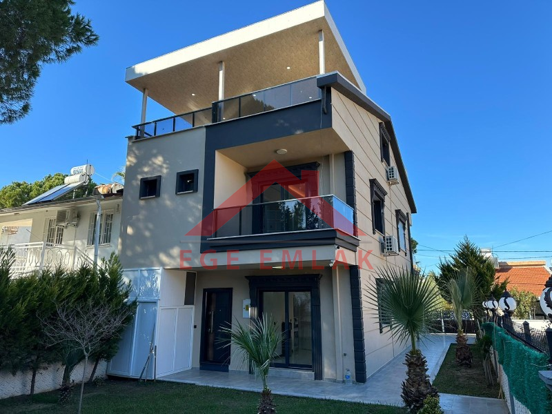 Didim'de Denize 300 Metre Mesafede Satılık Eşyalı Yazlık