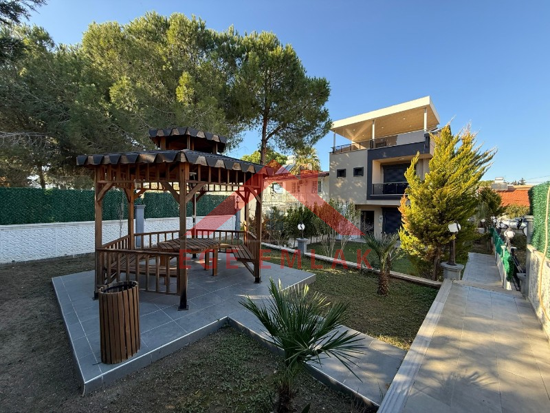 Didim'de Denize 300 Metre Mesafede Satılık Eşyalı Yazlık