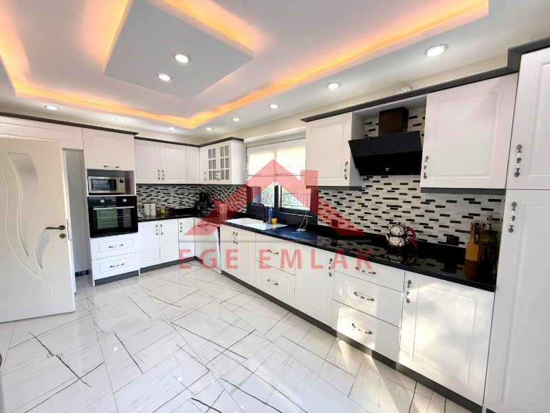 Didim'de Denize 300 Metre Mesafede Satılık Eşyalı Yazlık