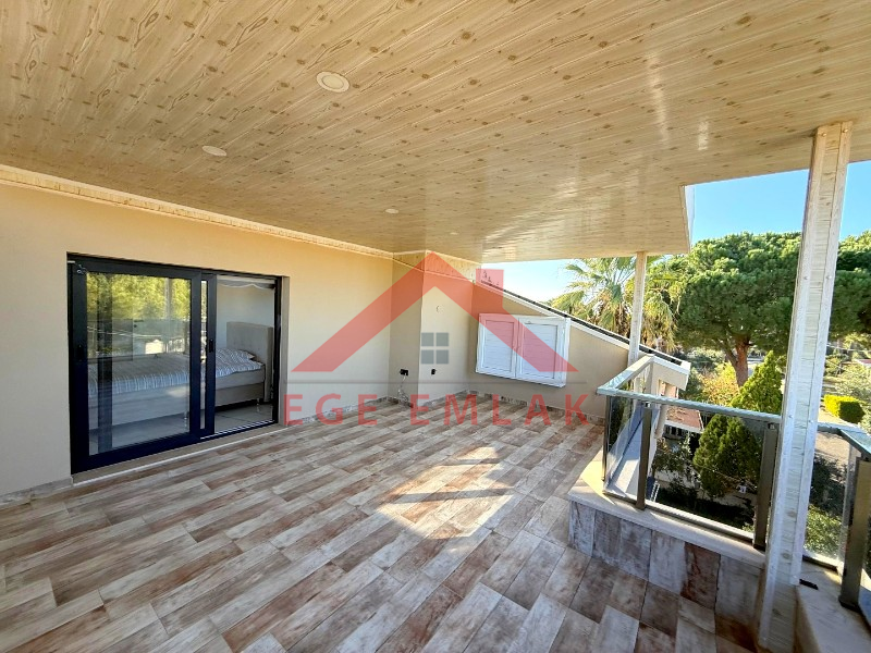 Didim'de Denize 300 Metre Mesafede Satılık Eşyalı Yazlık