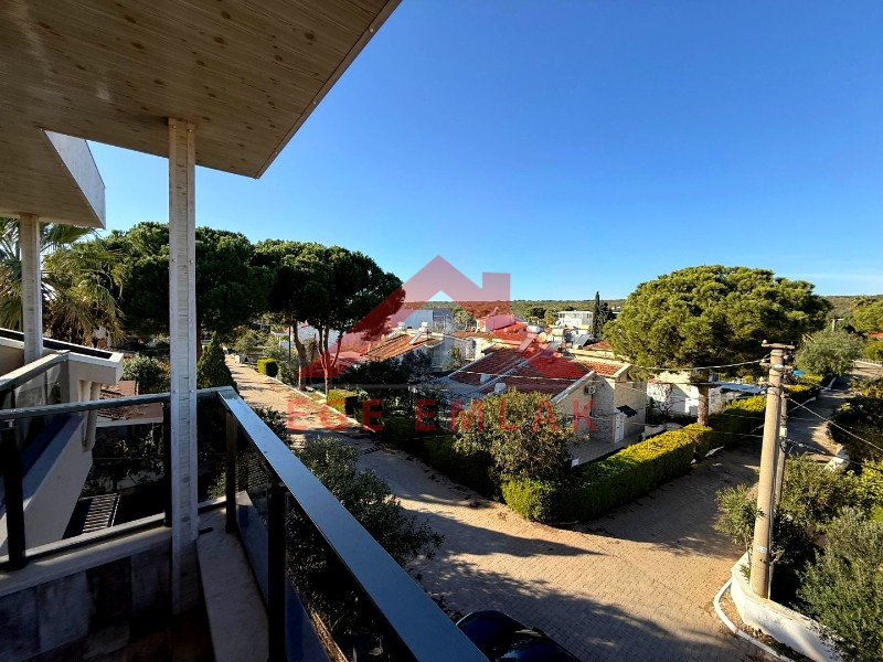 Didim'de Denize 300 Metre Mesafede Satılık Eşyalı Yazlık