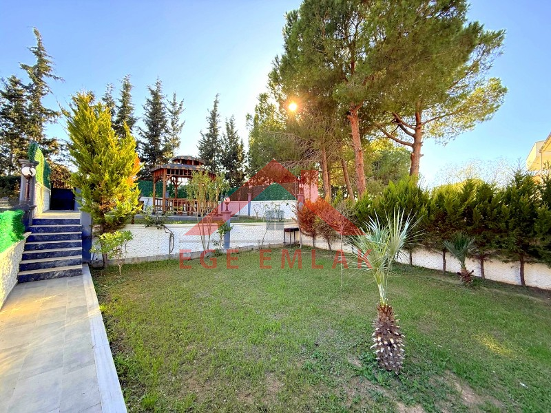 Didim'de Denize 300 Metre Mesafede Satılık Eşyalı Yazlık