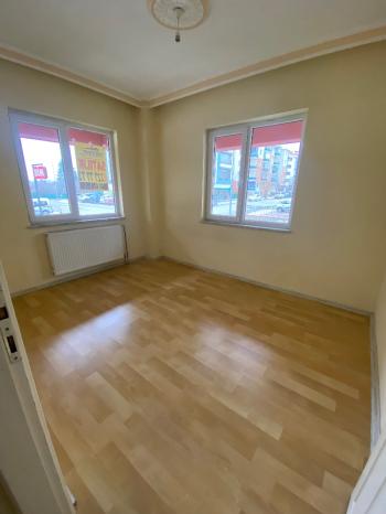 GÜVENAY - ÇORUM ÜÇTUTLAR F. SULTAN MEHMET OKULU YANI SATILIK DAİRE