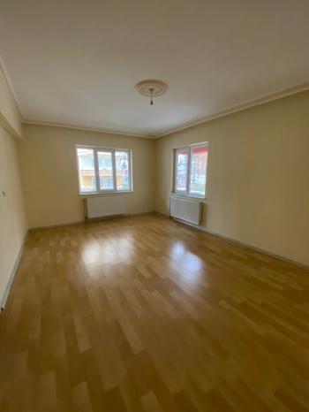 GÜVENAY - ÇORUM ÜÇTUTLAR F. SULTAN MEHMET OKULU YANI SATILIK DAİRE