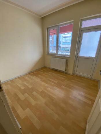 GÜVENAY - ÇORUM ÜÇTUTLAR F. SULTAN MEHMET OKULU YANI SATILIK DAİRE