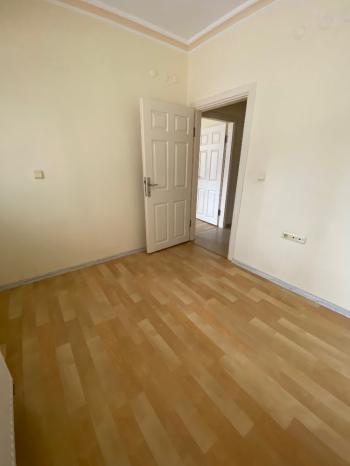 GÜVENAY - ÇORUM ÜÇTUTLAR F. SULTAN MEHMET OKULU YANI SATILIK DAİRE