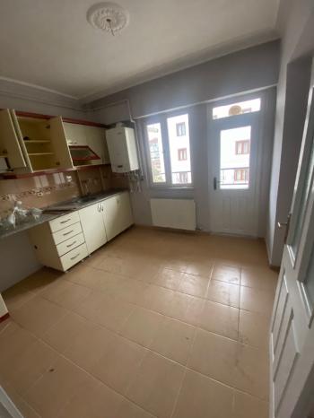 Güvenay - Çorum Tekcevizde 19 Mayıs Okuluna Yakın 2+1