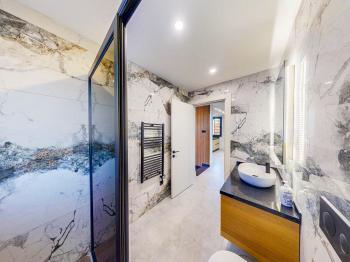 Kıbrıs Girne Çatalköy Bölgesinde Özel Yüzme Havuzlu 4+1 Lüks Modern Satılık Villalar