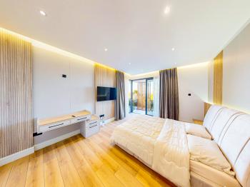 Kıbrıs Girne Çatalköy Bölgesinde Özel Yüzme Havuzlu 4+1 Lüks Modern Satılık Villalar