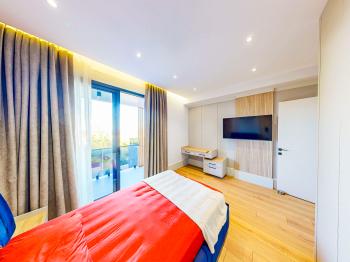 Kıbrıs Girne Çatalköy Bölgesinde Özel Yüzme Havuzlu 4+1 Lüks Modern Satılık Villalar