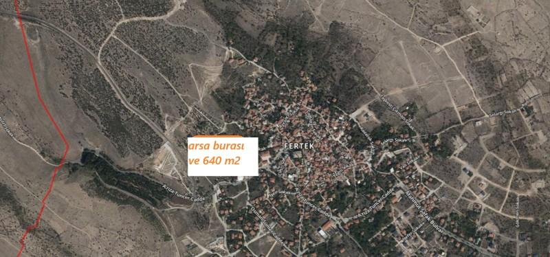 FERTEKDE  KÖY İÇİNDE 640 M2 SATILIK ARSA
