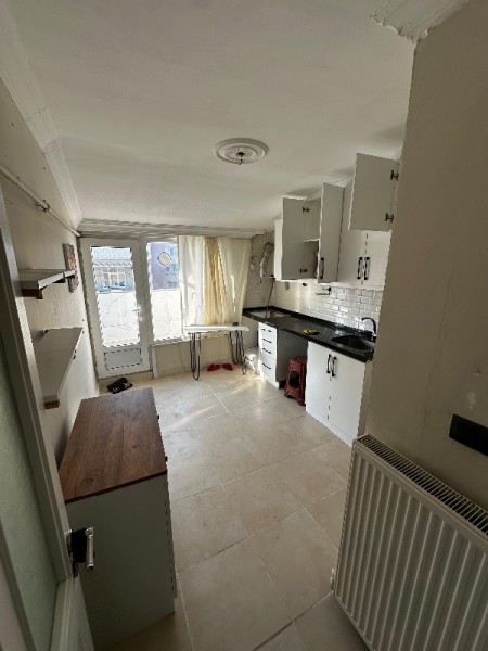 Akşemsettin Metro’ya 3 Dk 1+1 Çatı Katı Kiralık Daire