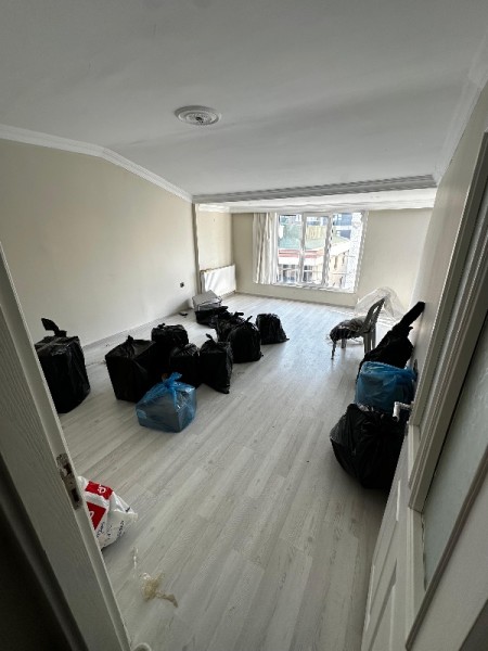 Akşemsettin Metro’ya 3 Dk 1+1 Çatı Katı Kiralık Daire