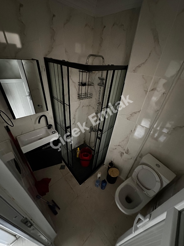 Akşemsettin Metro’ya 3 Dk 1+1 Çatı Katı Kiralık Daire