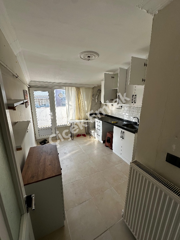 Akşemsettin Metro’ya 3 Dk 1+1 Çatı Katı Kiralık Daire