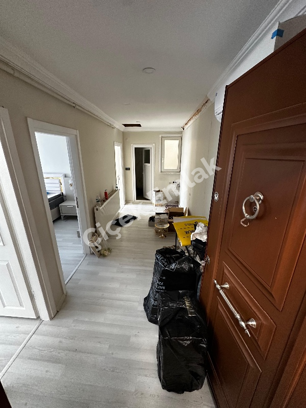 Akşemsettin Metro’ya 3 Dk 1+1 Çatı Katı Kiralık Daire