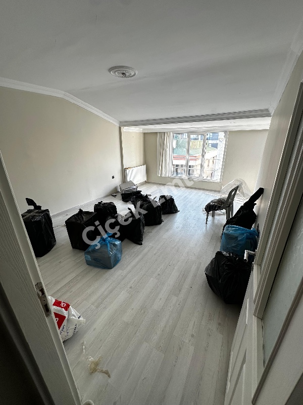 Akşemsettin Metro’ya 3 Dk 1+1 Çatı Katı Kiralık Daire