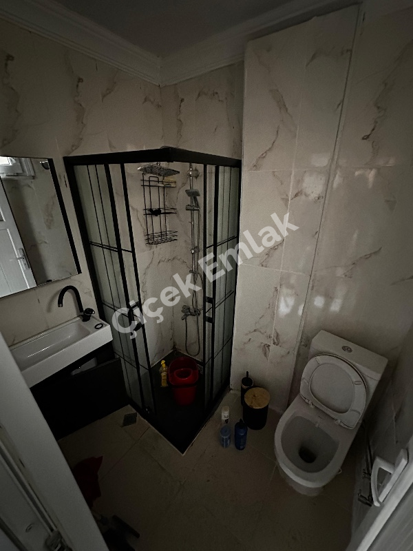 Akşemsettin Metro’ya 3 Dk 1+1 Çatı Katı Kiralık Daire