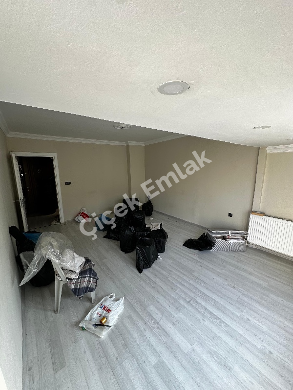 Akşemsettin Metro’ya 3 Dk 1+1 Çatı Katı Kiralık Daire