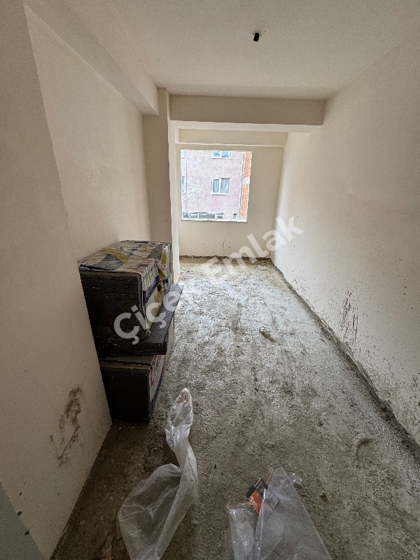 Çırçır'da 2+1 Arakat Asansörlü Sıfır Bina'da Satılık Daire