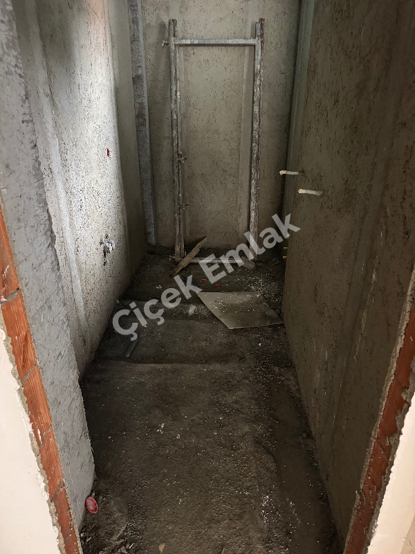 Çırçır'da 2+1 Arakat Asansörlü Sıfır Bina'da Satılık Daire