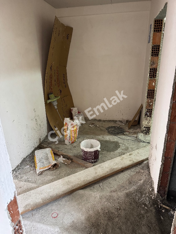 Çırçır'da 2+1 Arakat Asansörlü Sıfır Bina'da Satılık Daire