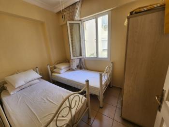 DİDİM ALTINKUM MAHALLESİNDE DENİZE 100 METRE AÇIK MUTFAKLI 2+1 SATILIK DAİRE