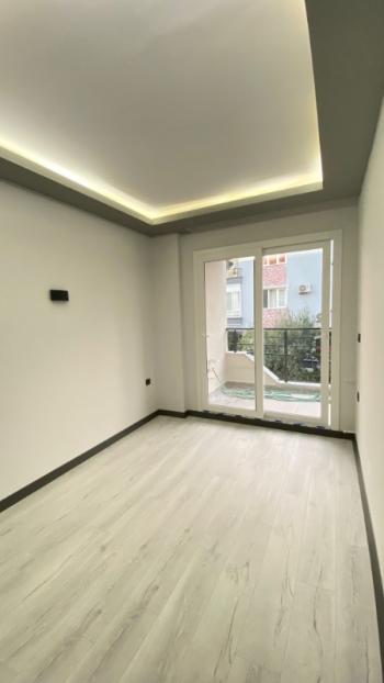  ALTINKUM’DA DENİZE YÜRÜME MESAFESİNDE SIFIR 2+1 DAİRE!