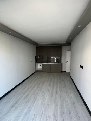  ALTINKUM’DA DENİZE YÜRÜME MESAFESİNDE SIFIR 2+1 DAİRE!