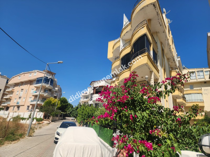 DİDİM ALTINKUM MAHALLESİNDE DENİZE 100 METRE AÇIK MUTFAKLI 2+1 SATILIK DAİRE