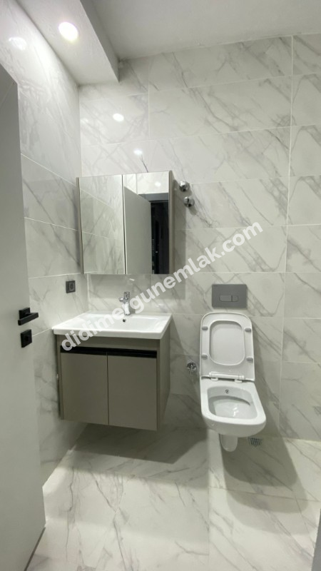  ALTINKUM’DA DENİZE YÜRÜME MESAFESİNDE SIFIR 2+1 DAİRE!