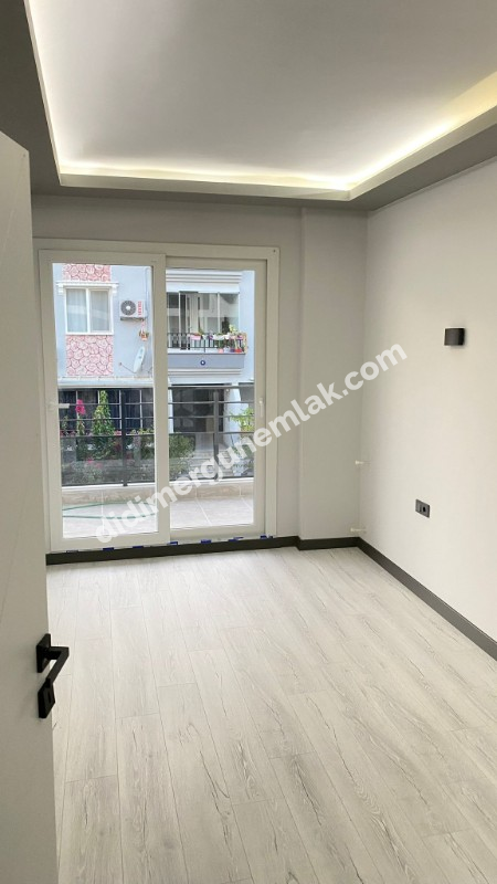  ALTINKUM’DA DENİZE YÜRÜME MESAFESİNDE SIFIR 2+1 DAİRE!