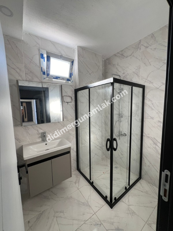  ALTINKUM’DA DENİZE YÜRÜME MESAFESİNDE SIFIR 2+1 DAİRE!