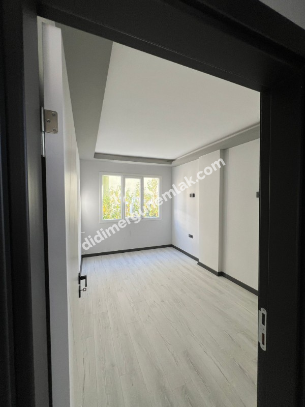  ALTINKUM’DA DENİZE YÜRÜME MESAFESİNDE SIFIR 2+1 DAİRE!